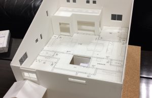 建築模型にて打合せ